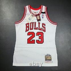 100% Authentic Michael Jordan Mitchell Ness 91 92 The Shrug Bulls Jersey 40 M