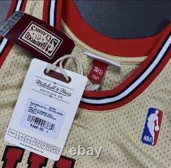 100% Authentic Michael Jordan Mitchell & Ness 95 96 Gold Bulls Jersey Size S 36