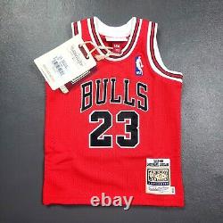 100% Authentic Michael Jordan Mitchell Ness 97 98 Bulls Jersey Size 18M Infant