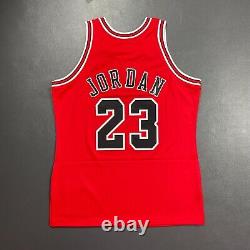 100% Authentic Michael Jordan Mitchell Ness 97 98 Bulls Jersey Size 44 L Mens