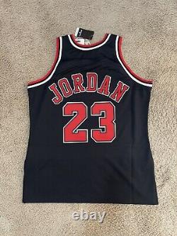100% Authentic Michael Jordan Mitchell & Ness 97 Black Bulls Jersey Size 48 XL