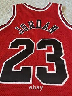 100% Authentic Michael Jordan Rare Vintage Chicago Bulls Jersey Size 44 L Mens