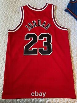 100% Authentic Michael Jordan Rare Vintage Chicago Bulls Jersey Size 44 L Mens