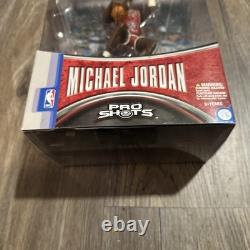 1985 Michael Jordan Upper Deck 1985 Slam Dunk Contest Pro Shots 2008 Figure
