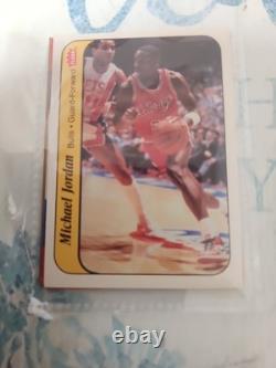 1986-87 Fleer Stickers Michael Jordan #8 (RC)
