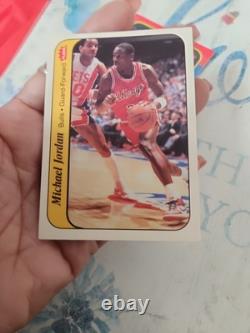 1986-87 Fleer Stickers Michael Jordan #8 (RC)