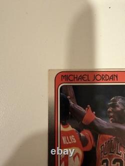 1988-89 Fleer Michael Jordan #17 Chicago Bulls HOF Vintage Basketball Card