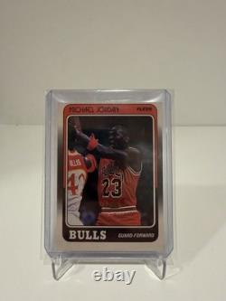 1988-89 Fleer Michael Jordan #17 Chicago Bulls HOF Vintage Basketball Card