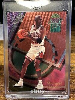 1993-94 Fleer Ultra Power In The Key Michael Jordan SP Insert 2 of 9