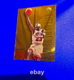 1995-96 Skybox Premium Larger than Life Michael Jordan #L1