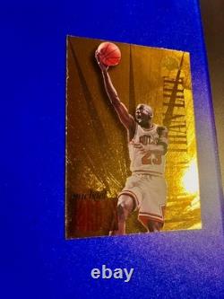 1995-96 Skybox Premium Larger than Life Michael Jordan #L1