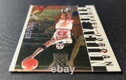 1998 UD Living Legend Game Action Silver G21 MICHAEL JORDAN #099/230 RARE