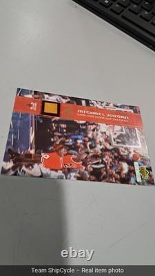 1998 Upper Deck Michael Jordan 1998 NBA Finals GameUsed Floor 4221000 G2U