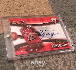 2005-06 Michael Jordan UD Trilogy Signs Of Stardom Collection On Card Auto Bulls