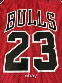 Authentic Mitchell & Ness Chicago Bulls Michael Jordan 1987-88 Jersey L SZ 44