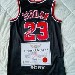 CERTIFIED Michael Jordan Signed Bulls BLACK Jersey #23 Autograph COA Hologram