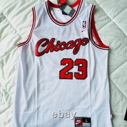 CERTIFIED Michael Jordan Signed Bulls white Jersey #23 Autograph COA Hologram