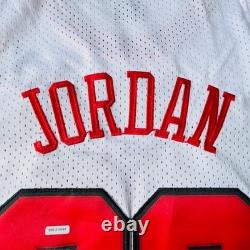 CERTIFIED Michael Jordan Signed Bulls white Jersey #23 Autograph COA Hologram