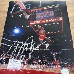 Chicago Bulls Michael Jordan Autographed 8x10 Dunking Contest Photo with COA