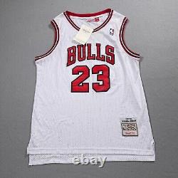 Chicago Bulls Michael Jordan Mitchell & Ness Nostalgia Jersey 1995-96 White NWT