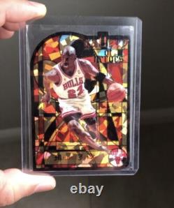 Gallery of Heroes Michael Jordan Atomic Gold Basketball Card