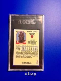 Gem Mint 1989-90 NBA Hoops Michael Jordan #200 SGC 10