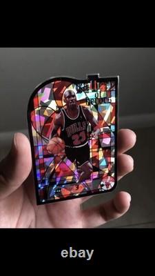 Jordan Gallery of Heroes Atomic Refractor Silver Basketball Card