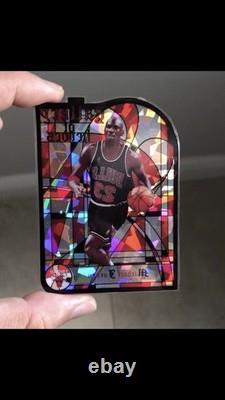 Jordan Gallery of Heroes Atomic Refractor Silver Basketball Card