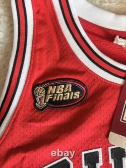 Jordan Mitchell & Ness Bulls 1997-98 NBA Finals Red Authentic Jersey 48(XL)
