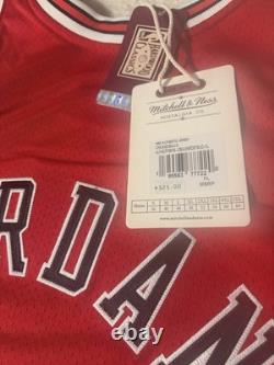 Jordan Mitchell & Ness Bulls 1997-98 NBA Finals Red Authentic Jersey 48(XL)