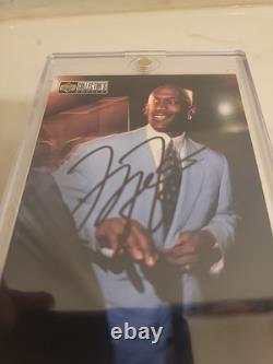 MICHAEL JORDAN 1997 U. D. Collector's Choice #393 (HARD-SIGNED AUTO) WithCOA (RCA)