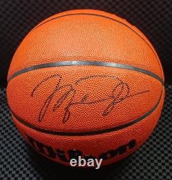 MICHAEL JORDAN AUTOGRAPHED BASKETBALL SIGNED with COA