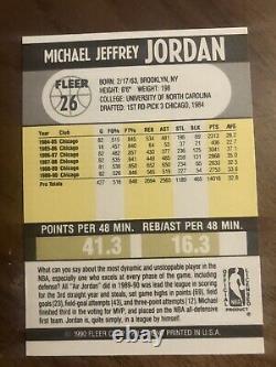 MICHAEL JORDAN Extremely Rare Error 1990-91 Fleer #26 White Printing Dot