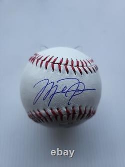 MICHAEL JORDAN Hand-Signed Autographed Baseball WithCOA & Protective Case (BULLS)