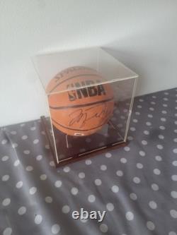 MICHAEL JORDAN Signed Basketball Ready 2 Display in Case & With COA Autographed
