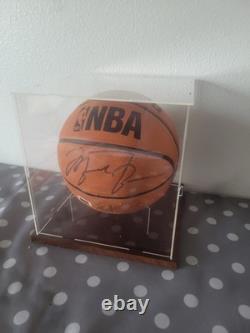MICHAEL JORDAN Signed Basketball Ready 2 Display in Case & With COA Autographed