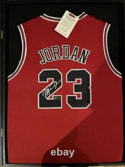 MICHAEL JORDAN Signed Framed Jersey Authenticated