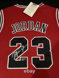 MICHAEL JORDAN Signed Framed Jersey Authenticated