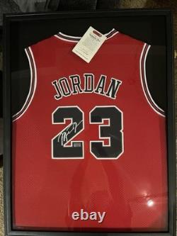 MICHAEL JORDAN Signed Framed Jersey Authenticated