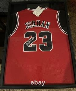 MICHAEL JORDAN Signed Framed Jersey Authenticated
