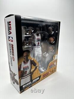 Mafex MICHAEL JORDAN Team USA Basketball NBA (New) No. 132 Variant