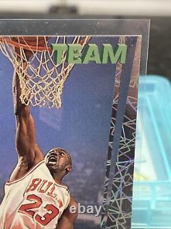 Michael Jordan 1992-93 Topps Stadium Club #1 Members Only Beam Team Bulls Hof