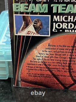 Michael Jordan 1992-93 Topps Stadium Club #1 Members Only Beam Team Bulls Hof