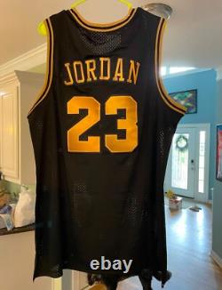 Michael Jordan 1996-97 Gold NBA Finals Edition Basketball Jersey XL