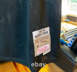 Michael Jordan 1996-97 Gold NBA Finals Edition Basketball Jersey XL