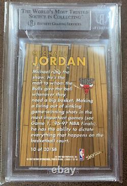 Michael Jordan 1997-98 Skybox Z-force Basketball #10 Super Boss Insert Bgs 9.0