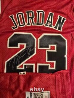 Michael Jordan #23 Chicago Bulls Signed Red Home Jersey Hologram Authenticated