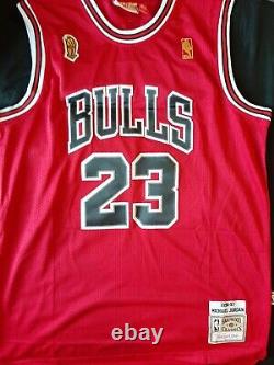 Michael Jordan #23 Chicago Bulls Signed Red Home Jersey Hologram Authenticated