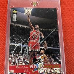 Michael Jordan #23 Signed Trading Card Chicago Bulls Autographed COA Hologram