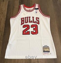 Michael Jordan'92 Bulls Shrug M&N Authentic Jersey 44/L NWT